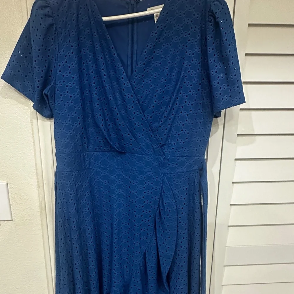 Dress - Picture 1 of 8